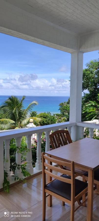 Seychelles Yellow Petals Anse Boileau ภายนอก รูปภาพ